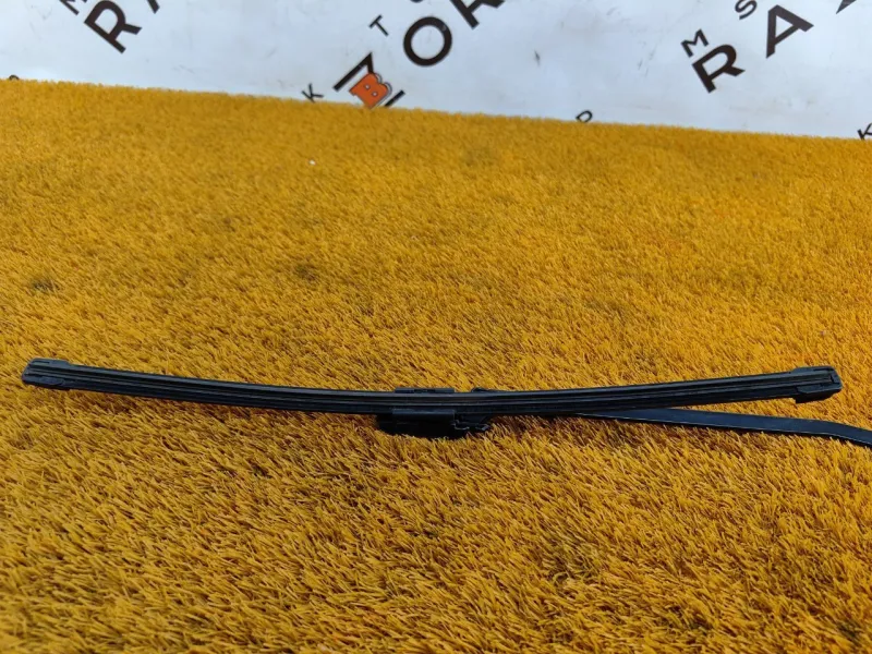 Поводок стеклоочистителя лобового стекла