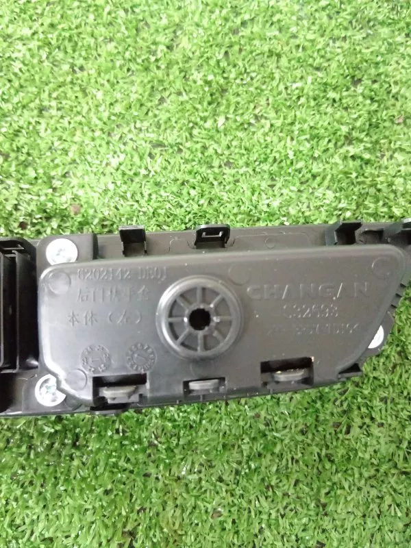 Кнопка стеклоподъемника