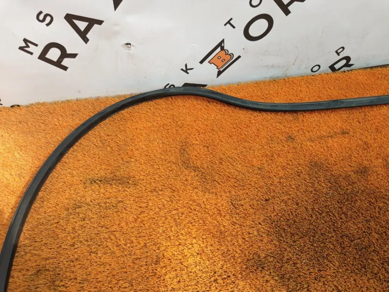 Уплотнитель двери