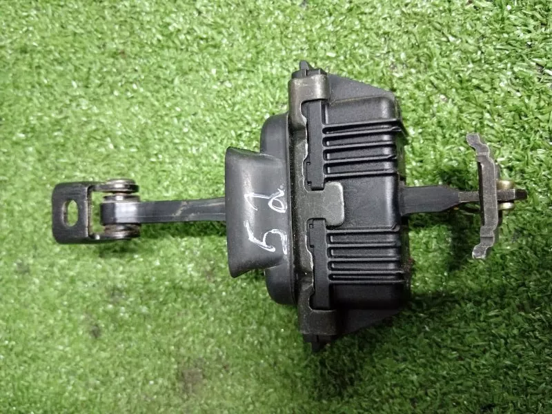 Ограничитель двери