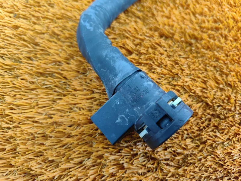 Трубка картерных газов