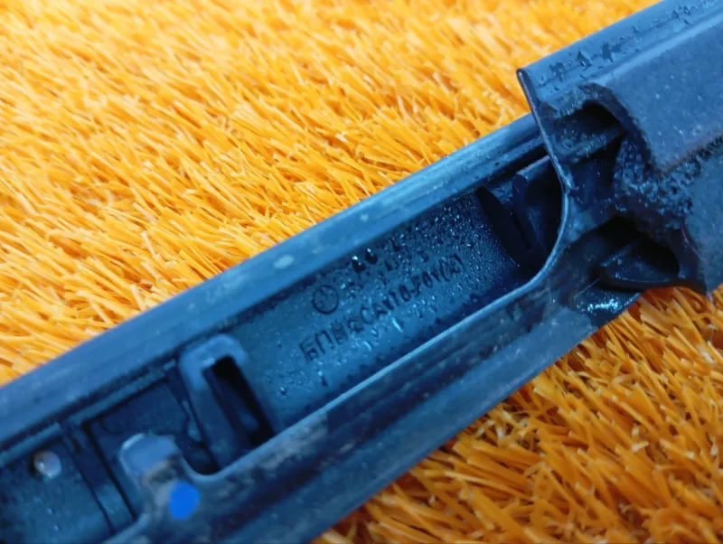 Молдинг стекла