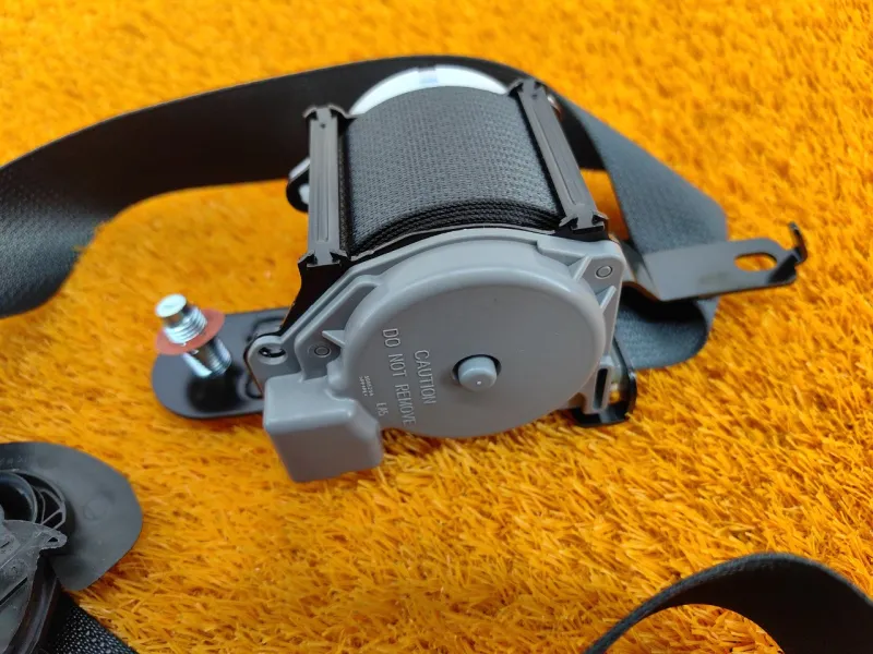 Ремень безопасности