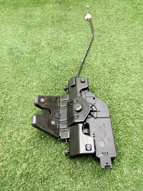 Замок багажника