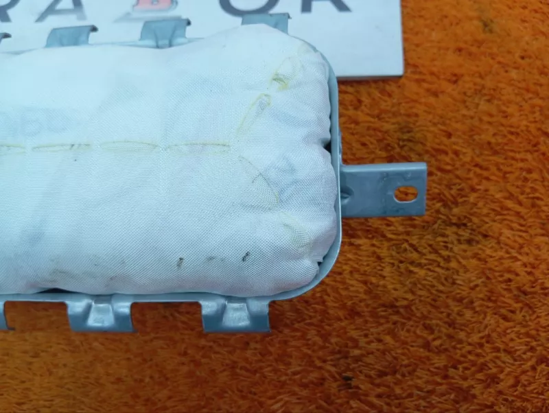 Подушка безопасности пассажира