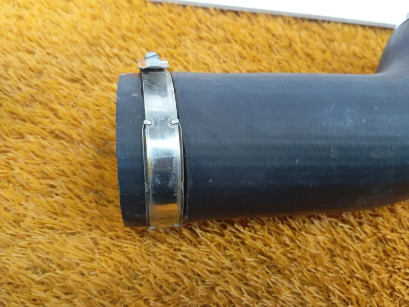 Патрубок воздушного фильтра