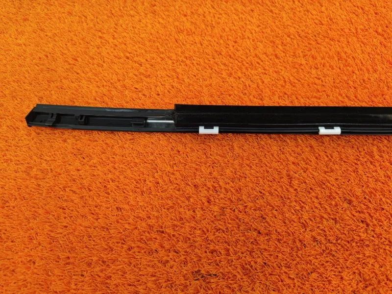 Молдинг стекла