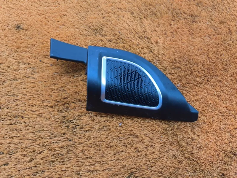 Уголок двери