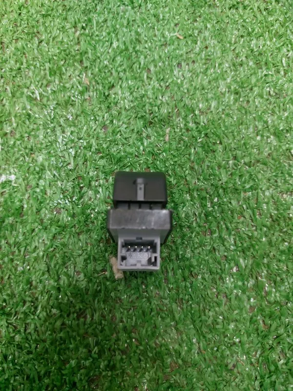 Кнопка стеклоподъемника