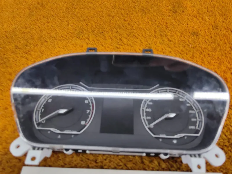 Панель приборов