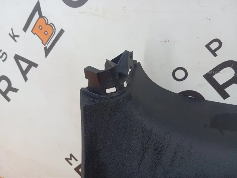 Обшивка двери багажника