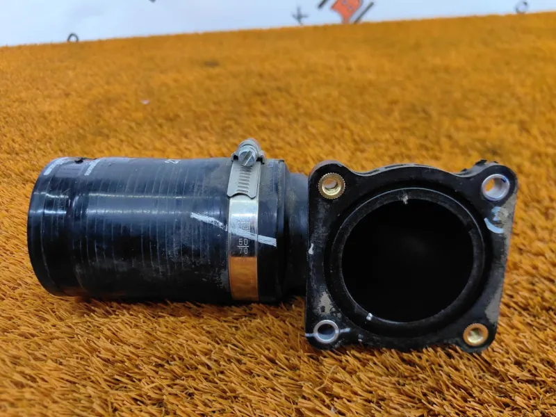 Патрубок интеркулера