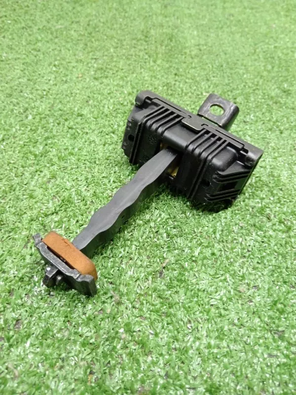 Ограничитель двери