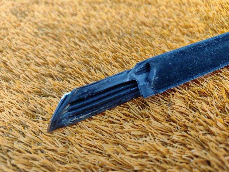 Молдинг стекла