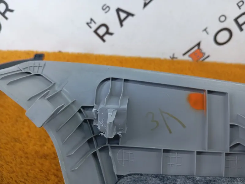 Накладка на стойку кузова