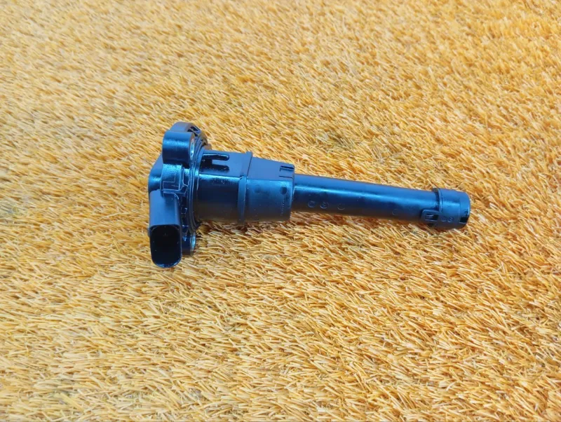 Датчик уровня масла в двигателе