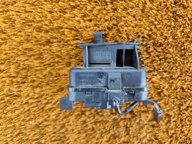 Активатор лючка бензобака