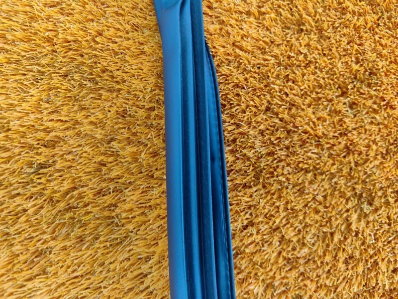 Уплотнитель проема двери