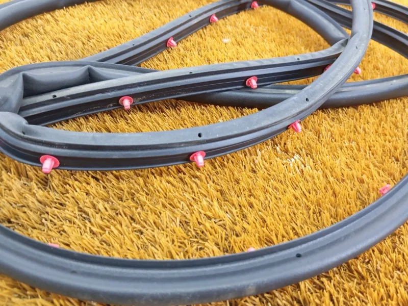 Уплотнитель двери