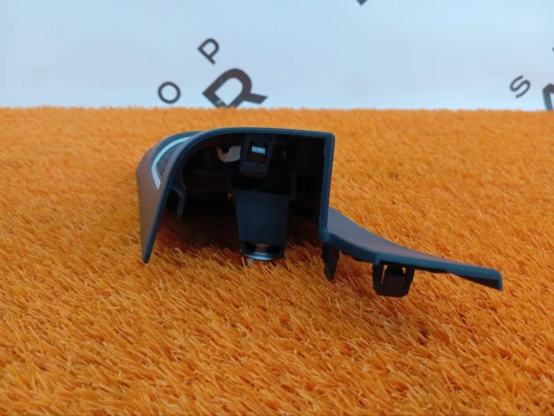 Уголок двери