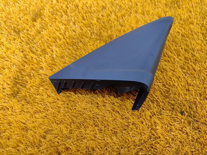 Уголок двери