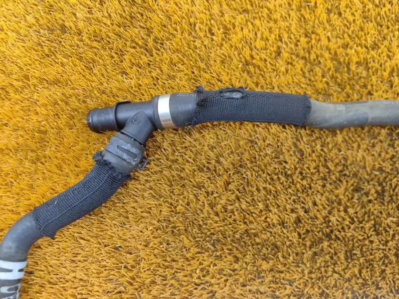 Патрубок радиатора