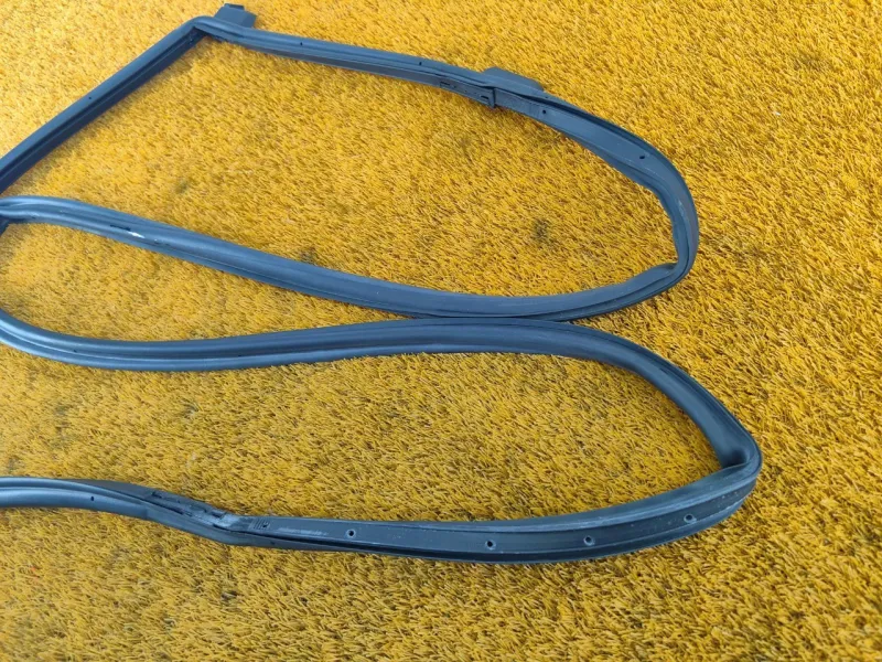 Уплотнитель двери