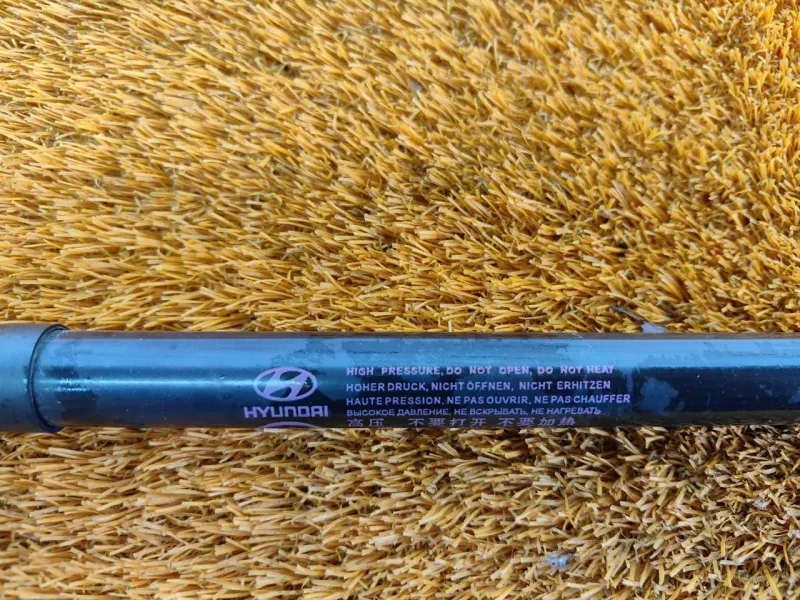 Амортизатор крышки багажника