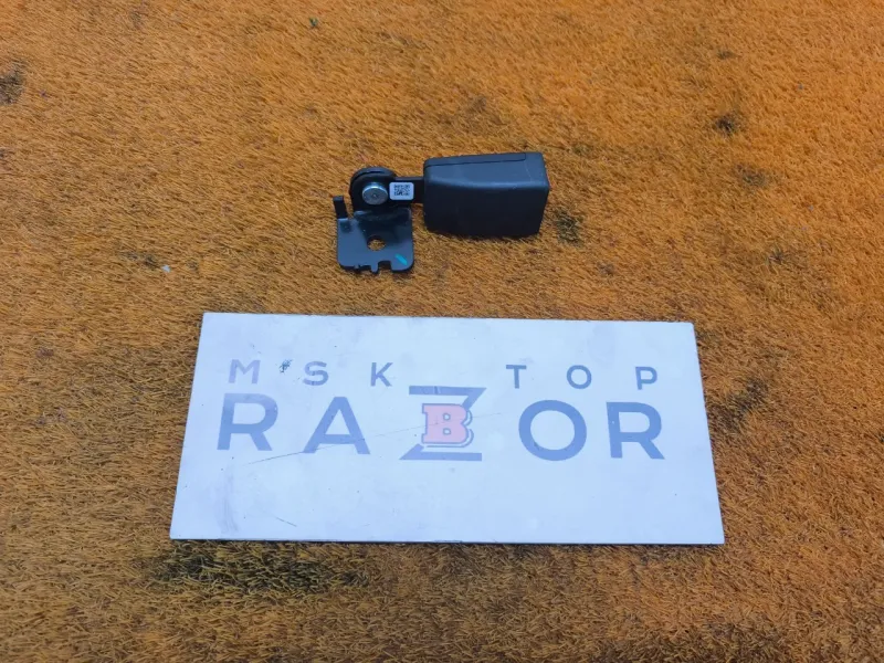 Ответная часть ремня безопасности