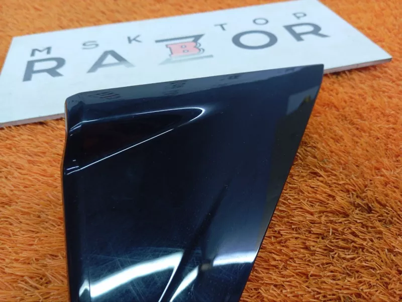 Уголок двери