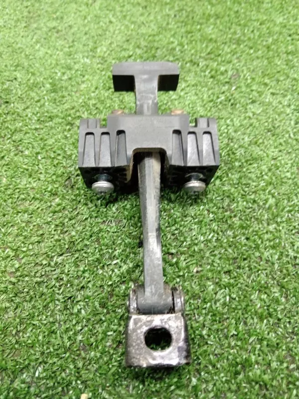 Ограничитель двери