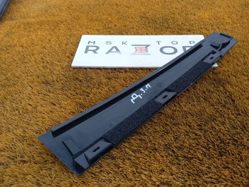 Молдинг двери