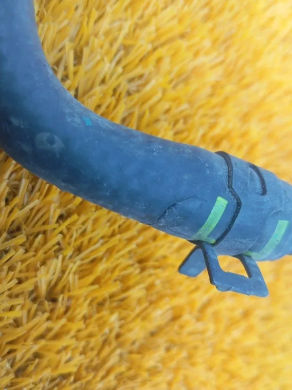 Патрубок радиатора