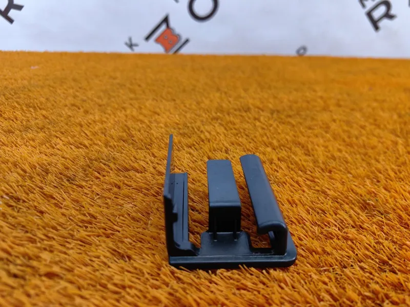 Заглушка полозьев сиденья