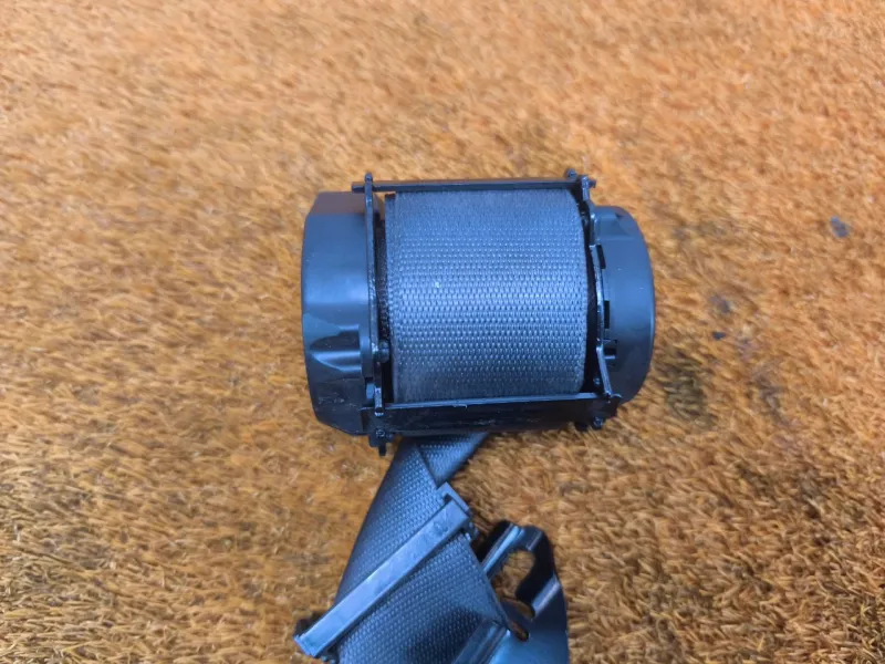 Ремень безопасности