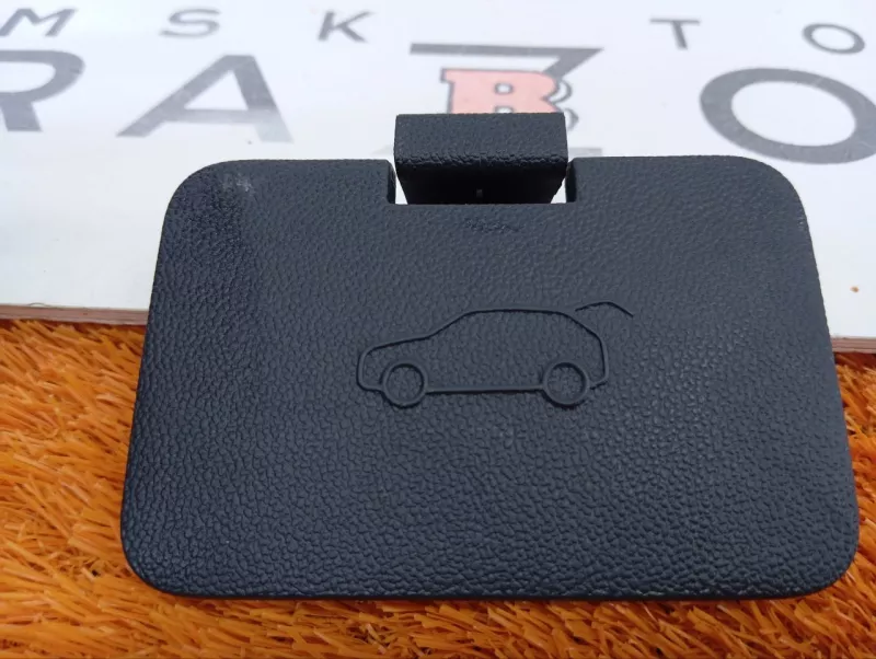 Обшивка двери багажника