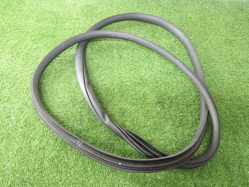 Уплотнитель проема двери