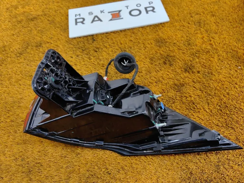 Фонарь задний