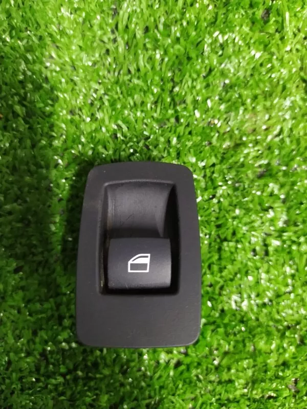 Кнопка стеклоподъемника