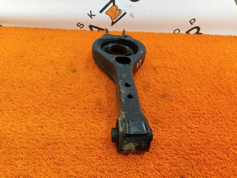 Рычаг подвески