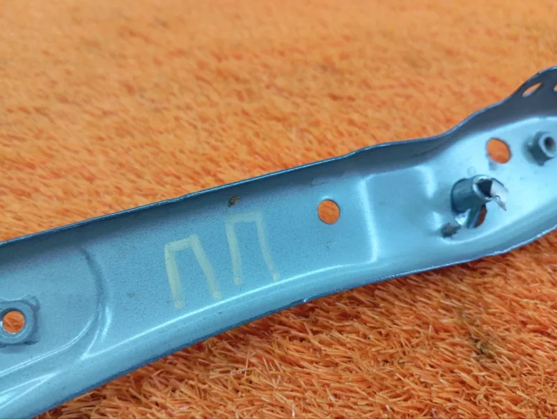 Крепление фары