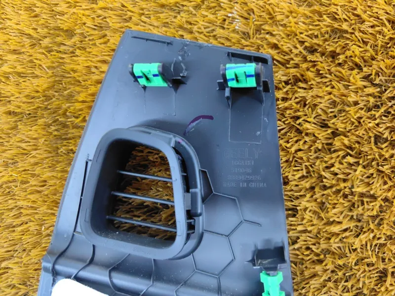 Накладка на торпедо