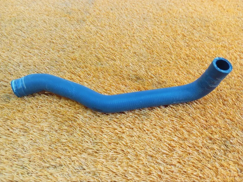 Патрубок радиатора