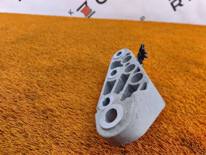 Кронштейн опоры КПП