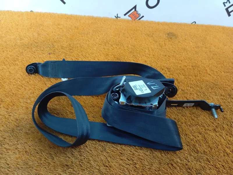 Ремень безопасности