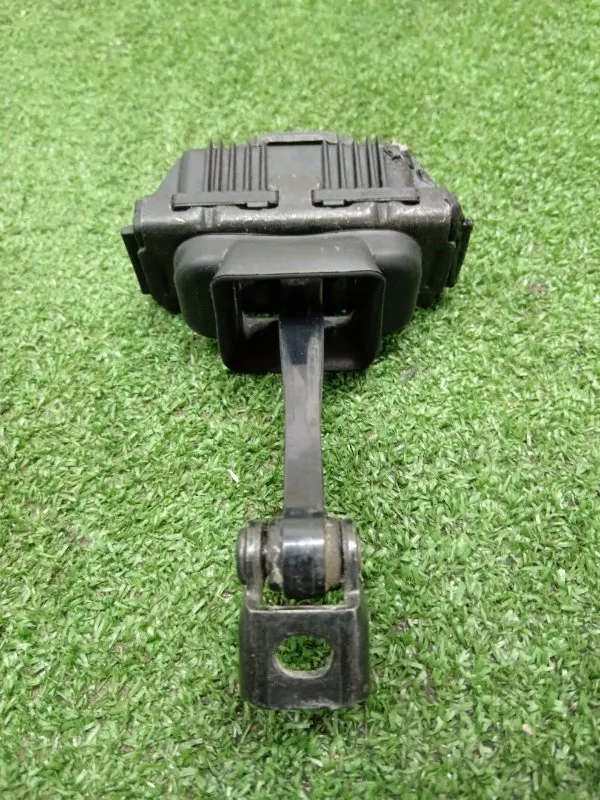 Ограничитель двери