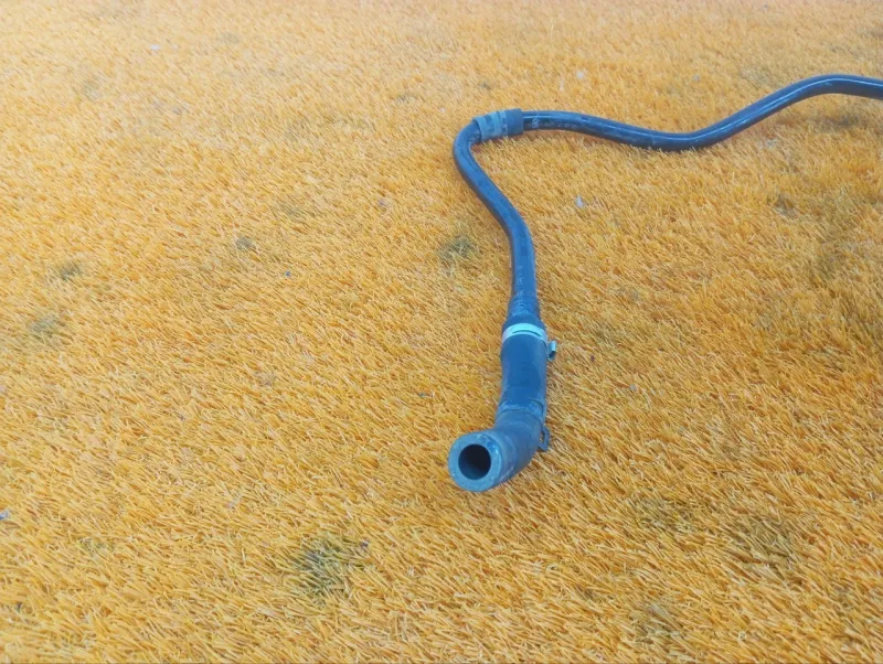 Трубка топливная