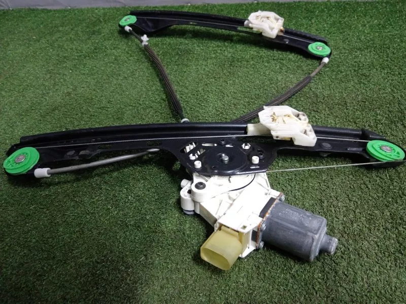 Стеклоподъемник BMW 1-Series 2008 51337138465 E87, передний левый