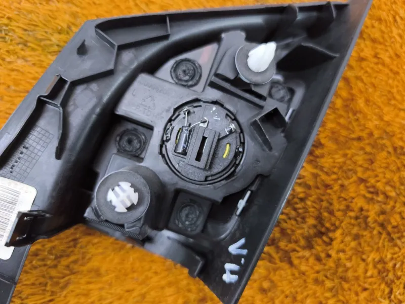 Уголок двери