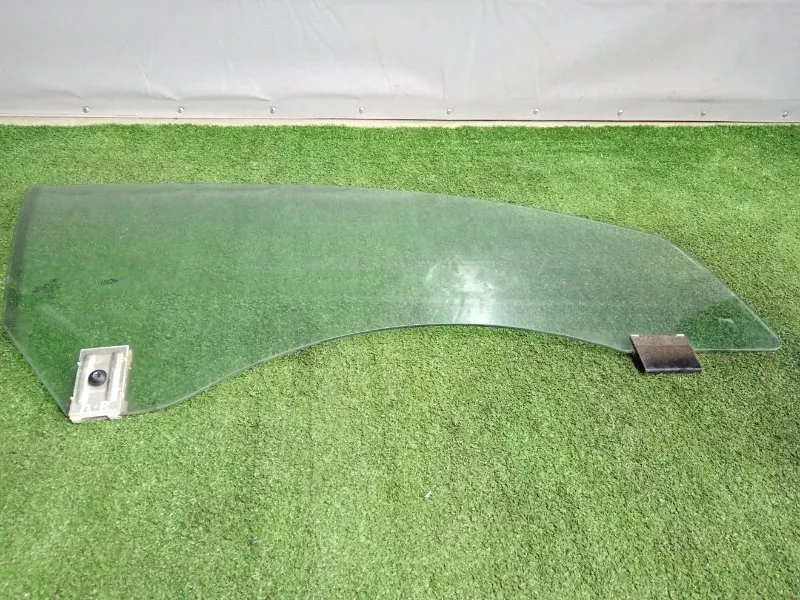 Стекло двери BMW 6-Series 2005 51337009710 E63/E64, переднее правое